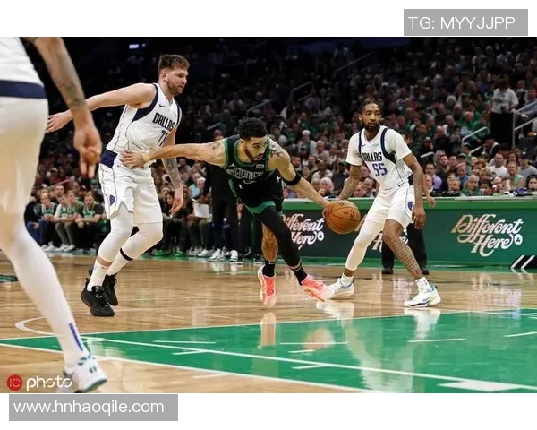 东契奇空砍 38+10+10 三双，独行侠憾负