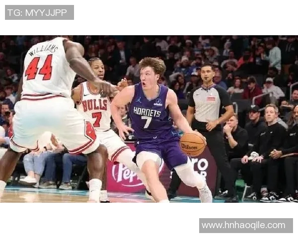 美媒：三球和主教练存在意见分歧，黄蜂必须在二者间做出决定